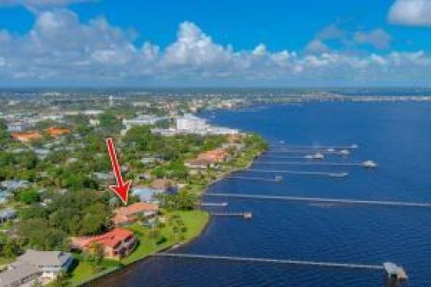 Condo in Stuart, Florida, 4 bedrooms  № 2250406 - photo 18