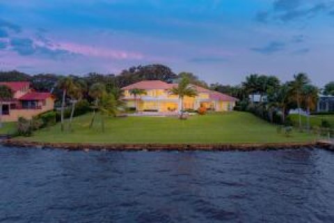Condo in Stuart, Florida, 4 bedrooms  № 2250406 - photo 8