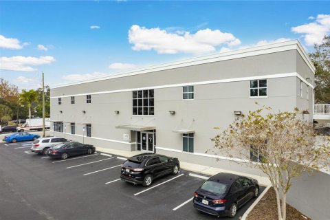Commercial property in Tampa, Florida № 2239980
