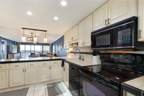Condo in Bradenton, Florida, 2 bedrooms  № 1518390 - photo 6