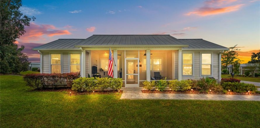 House in Oxford, Florida 2 bedrooms, 71.72 sq.m. № 2403422