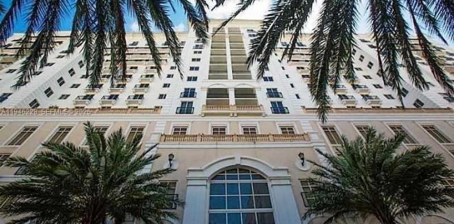 Condominio en Coral Gables, Florida, 2 dormitorios  № 2002870