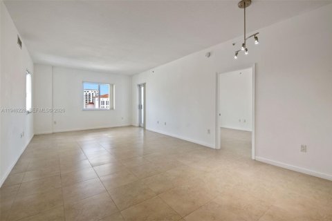 Condominio en alquiler en Coral Gables, Florida, 2 dormitorios, 116.22 m2 № 2002870 - foto 7