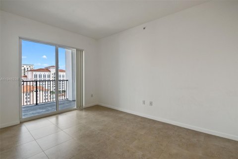 Condominio en alquiler en Coral Gables, Florida, 2 dormitorios, 116.22 m2 № 2002870 - foto 11