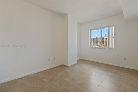 Condominio en alquiler en Coral Gables, Florida, 2 dormitorios, 116.22 m2 № 2002870 - foto 10