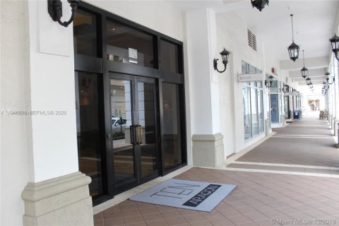 Condominio en alquiler en Coral Gables, Florida, 2 dormitorios, 116.22 m2 № 2002870 - foto 3