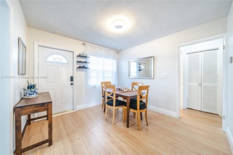 Condo in Lauderhill, Florida, 1 bedroom  № 1868590 - photo 16
