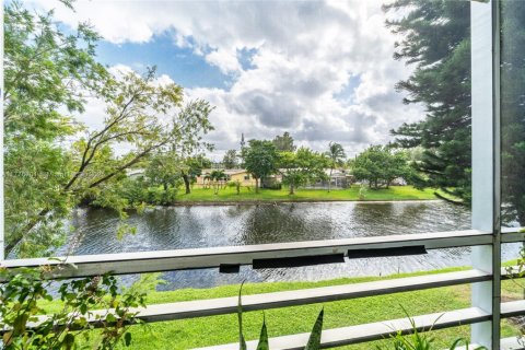 Condo in Lauderhill, Florida, 1 bedroom  № 1868590 - photo 18