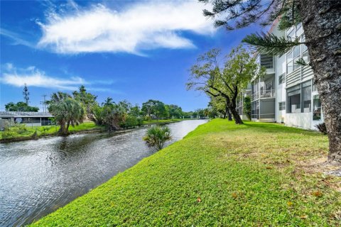 Condo in Lauderhill, Florida, 1 bedroom  № 1868590 - photo 19