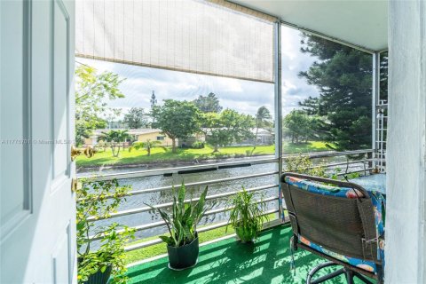 Condo in Lauderhill, Florida, 1 bedroom  № 1868590 - photo 17