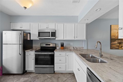 Condo in Dunedin, Florida, 2 bedrooms  № 1747606 - photo 5
