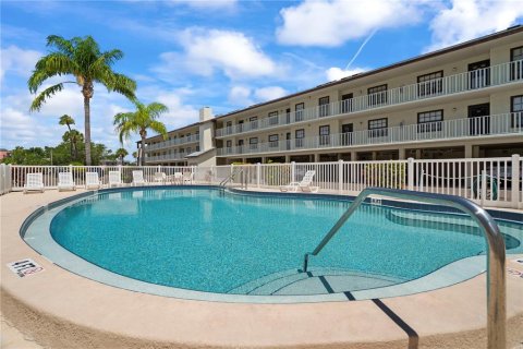 Condo in Dunedin, Florida, 2 bedrooms  № 1747606 - photo 20