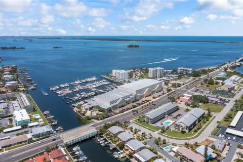 Condo in Dunedin, Florida, 2 bedrooms  № 1747606 - photo 2