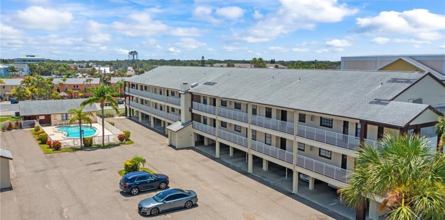 Condo in Dunedin, Florida, 2 bedrooms № 1747606