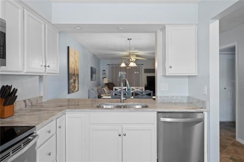 Condo in Dunedin, Florida, 2 bedrooms  № 1747606 - photo 4