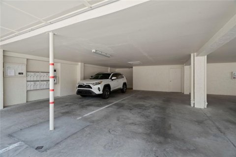 Condo in Dunedin, Florida, 2 bedrooms  № 1747606 - photo 17