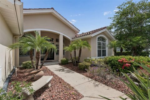 House in Tarpon Springs, Florida 3 bedrooms, 246.75 sq.m. № 2239757 - photo 5