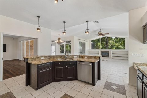 House in Tarpon Springs, Florida 3 bedrooms, 246.75 sq.m. № 2239757 - photo 25