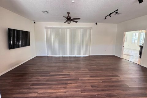 House in Tarpon Springs, Florida 3 bedrooms, 246.75 sq.m. № 2239757 - photo 16