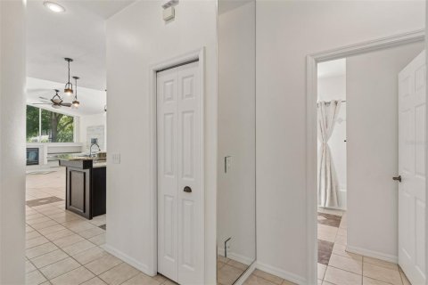 House in Tarpon Springs, Florida 3 bedrooms, 246.75 sq.m. № 2239757 - photo 17