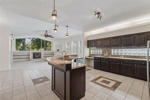 House in Tarpon Springs, Florida 3 bedrooms, 246.75 sq.m. № 2239757 - photo 18