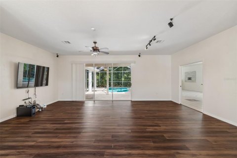 House in Tarpon Springs, Florida 3 bedrooms, 246.75 sq.m. № 2239757 - photo 13