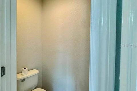 Townhouse in Windermere, Florida 3 bedrooms, 160.16 sq.m. № 2259334 - photo 18