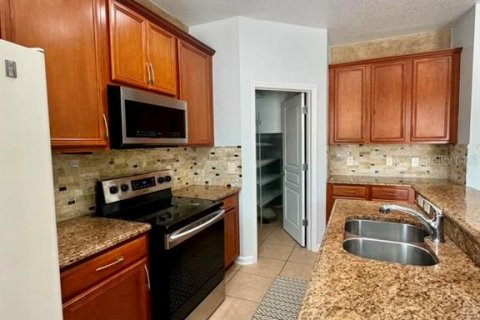 Townhouse in Windermere, Florida 3 bedrooms, 160.16 sq.m. № 2259334 - photo 6