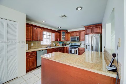 Casa en venta en Plantation, Florida, 4 dormitorios, 216.83 m2 № 2057333 - foto 14