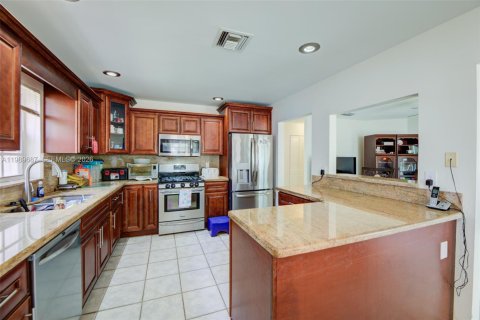 Casa en venta en Plantation, Florida, 4 dormitorios, 216.83 m2 № 2057333 - foto 12