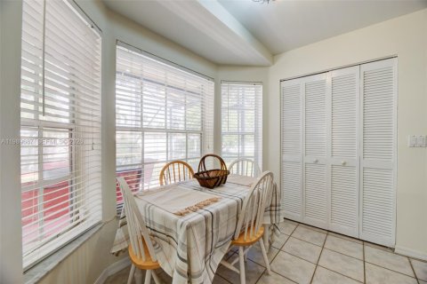 Casa en venta en Plantation, Florida, 4 dormitorios, 216.83 m2 № 2057333 - foto 16