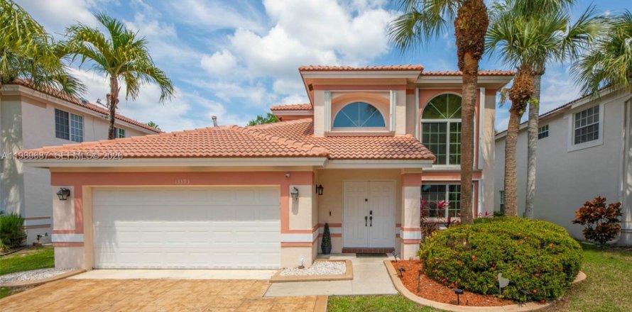 Casa en Plantation, Florida 4 dormitorios, 216.83 m2 № 2057333