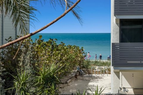 Condo in Holmes Beach, Florida, 2 bedrooms  № 1572070 - photo 11