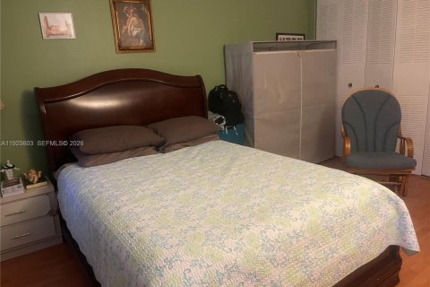 Condo in Miami, Florida, 2 bedrooms  № 2041321 - photo 14