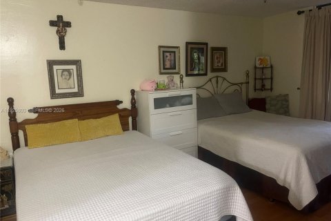 Condo in Miami, Florida, 2 bedrooms  № 2041321 - photo 20