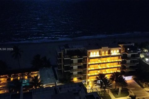 Copropriété à louer à Hollywood, Floride: 1 chambre, 91.04 m2 № 2021001 - photo 26