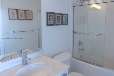 Снять в аренду кондоминиум в Майами, Флорида 2 спальни, 134.62м2, № 1987910 - фото 15