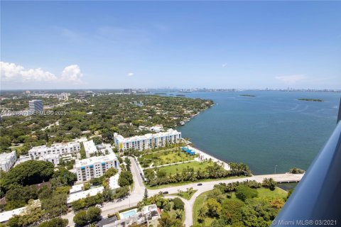 Снять в аренду кондоминиум в Майами, Флорида 2 спальни, 134.62м2, № 1987910 - фото 1