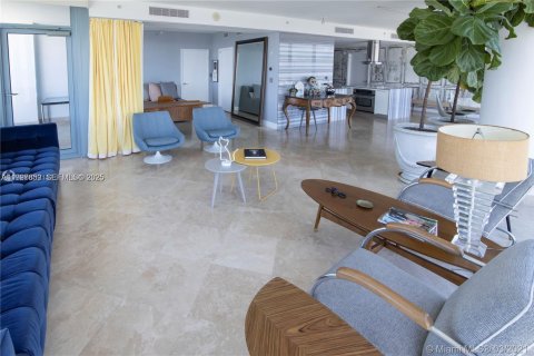 Снять в аренду кондоминиум в Майами, Флорида 2 спальни, 134.62м2, № 1987910 - фото 7