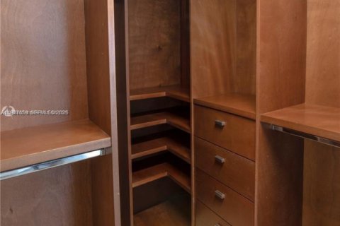 Снять в аренду кондоминиум в Майами, Флорида 2 спальни, 134.62м2, № 1987910 - фото 14