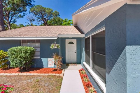 Villa ou maison à vendre à Tarpon Springs, Floride: 4 chambres, 183.11 m2 № 2142933 - photo 4