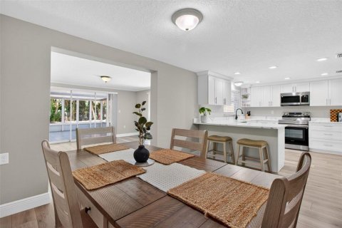 Villa ou maison à vendre à Tarpon Springs, Floride: 4 chambres, 183.11 m2 № 2142933 - photo 17