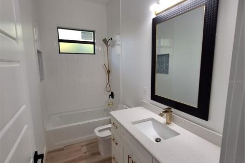 House in Rotonda, Florida 3 bedrooms, 161.46 sq.m. № 2096473 - photo 23