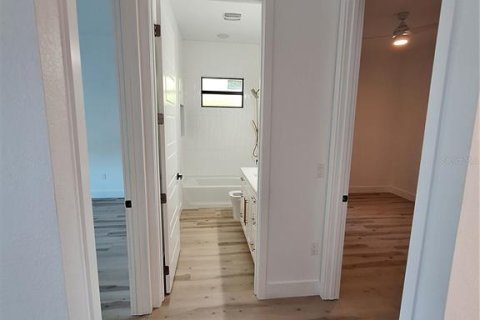 House in Rotonda, Florida 3 bedrooms, 161.46 sq.m. № 2096473 - photo 18