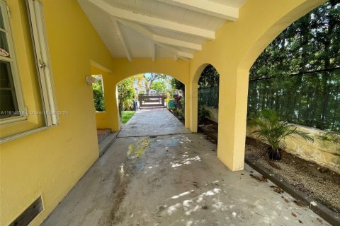 Immobilier commercial à louer à Miami Beach, Floride: 4 chambres, 237.74 m2 № 1969705 - photo 4