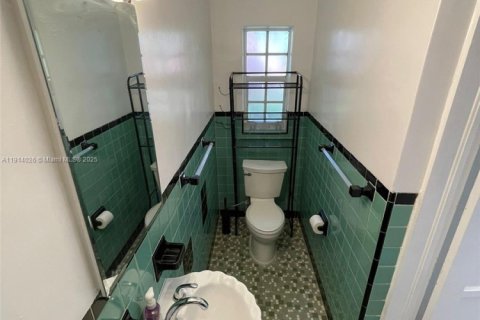 Immobilier commercial à louer à Miami Beach, Floride: 4 chambres, 237.74 m2 № 1969705 - photo 12