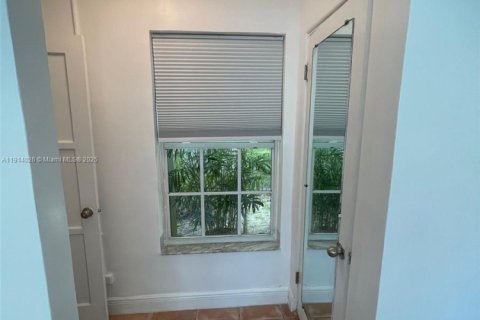 Immobilier commercial à louer à Miami Beach, Floride: 4 chambres, 237.74 m2 № 1969705 - photo 15