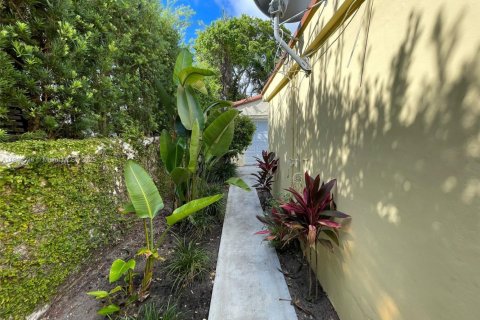 Immobilier commercial à louer à Miami Beach, Floride: 4 chambres, 237.74 m2 № 1969705 - photo 5