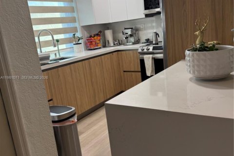 Купить таунхаус в Дорал, Флорида 2 спальни, 85.75м2, № 2045149 - фото 6