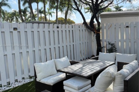 Купить таунхаус в Дорал, Флорида 2 спальни, 85.75м2, № 2045149 - фото 15